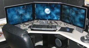 triple-monitor-computer-display-setup